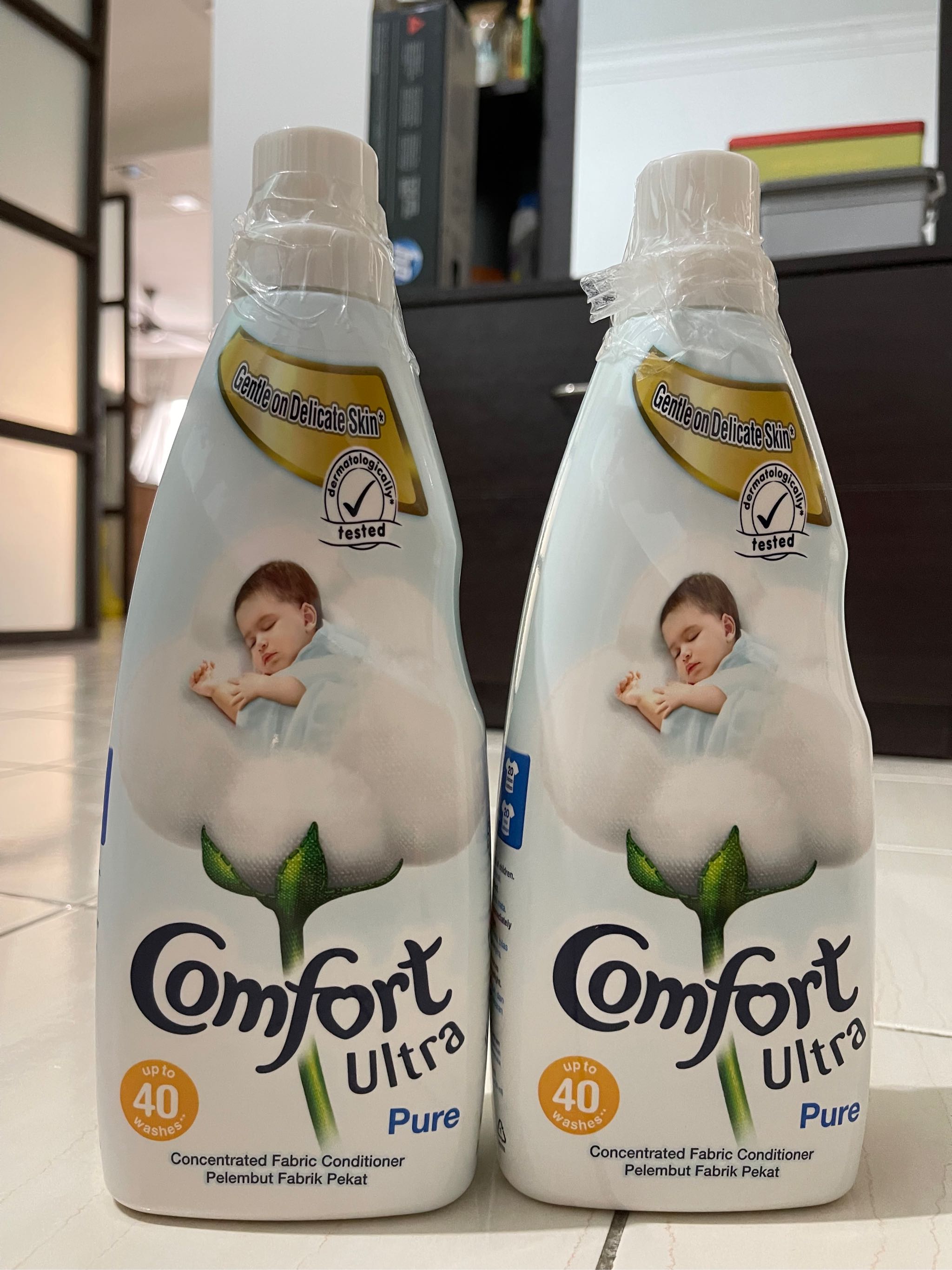 Comfort Ultra Pure Baby Concentrated Fabric Conditioner 800 ml