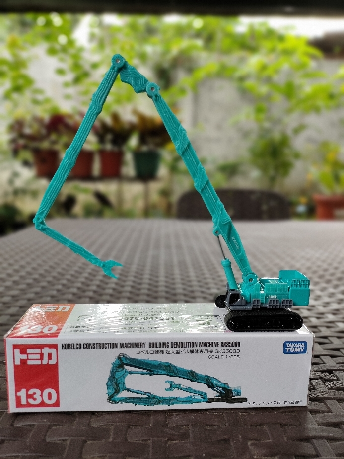Voiture Miniature Tomica Long Type No.130 - Pelleteuse De Démolition Kobelco SK3500D - 1:228 - Neuf Sous Boîte