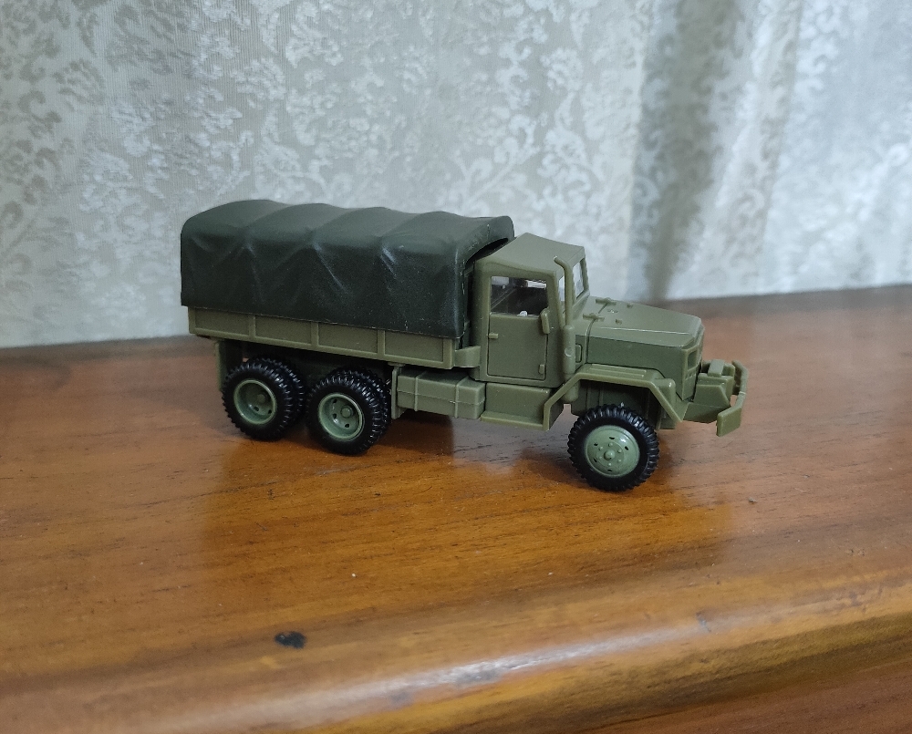 2Pcs/Set 1/72 M35 Truck BTR-80 Cavalry Carrier Model Assembly Craft Kids Toy FJ 