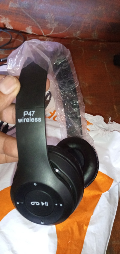  Wireless Headphones  P47 Bluetooth Over Ear Foldable Headset with Microphone Stereo Earphones 3.5mm Audio Support FM Radio TF for PC TV Smart Phones & Tablets etc