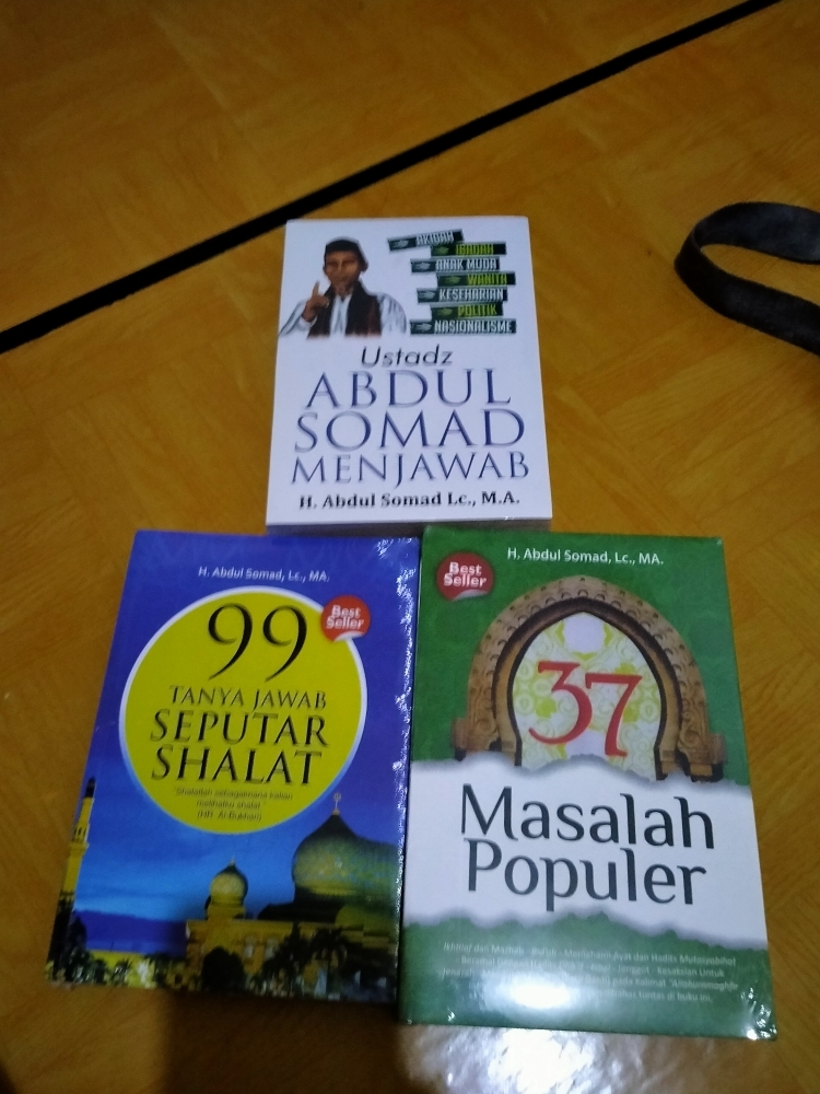 Paket 3 Buku Ust Abdul Somad 37 Masalah Populer 99 Tanya Jawab Shalat Abdul Somad Menjawab Lazada Indonesia