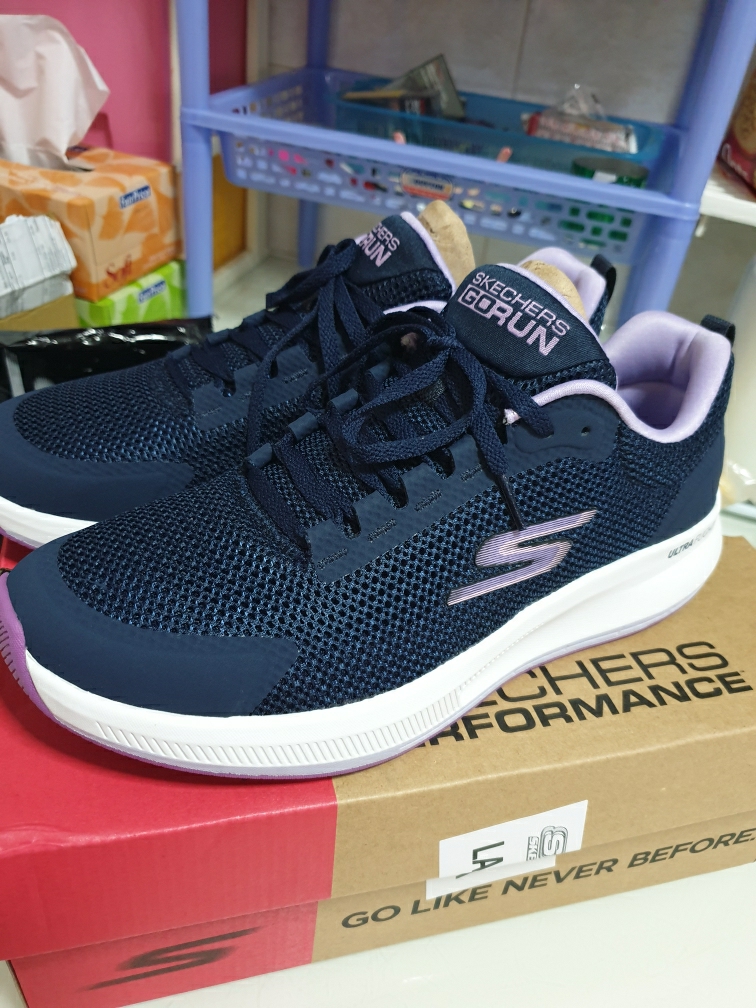 skechers 128077