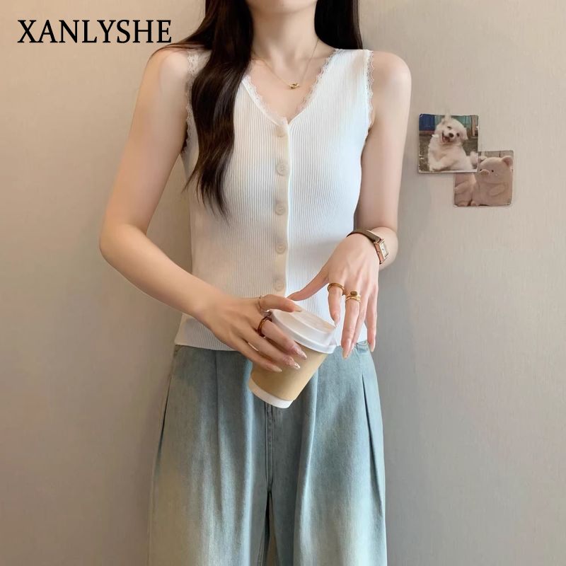 XANLYSHE เสื้อกล้ามถักคอวีลูกไม้สำหรับผู้หญิงใส่ด้านในใส่ด้านนอกได้เสื้อเบลาท์ทรงสั้นหวานเผ็ดสำหรับฤดูร้อน ราคา 93 บาท*ส่งฟรี