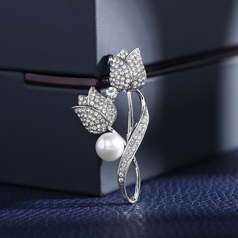 New Style Brooch Tulip Flower Pin Anti-glare Shawl Brooch Full Diamond Brooch