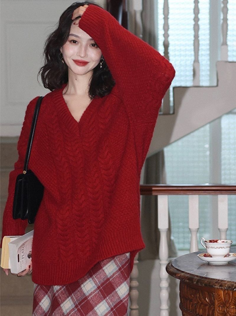 [Sẵn Hàng] áo len màu Đỏ Xoắn cổ chữ V cổ điển cho nữ 2024 CNY Áo Len Đan Dài Tay năm Rồng âm lịch Trung Quốc