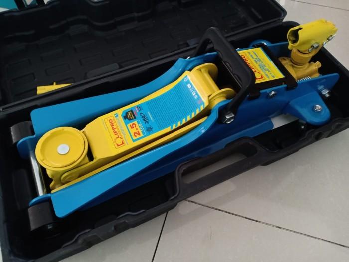 LIPRO DONGKRAK BUAYA 2.5 TON LIPPRO BODY CEPER LOW PUTAR ROTARY 2 1/2 TON PROFESIONAL LOW PROFILE SERVICE JACK HANDLE PUTAR 360 DERAJAT Harga  1,756,000 Ringgit*Penghantaran Percuma