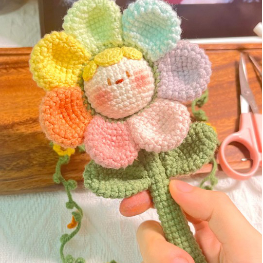 Set làm móc khóa len, quà tặng handmade từ cuộn len milk cotton đan móc thú đầu tròn đội mũ amigurumi