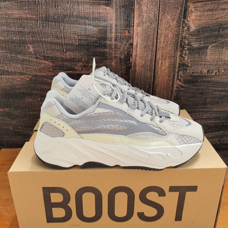 boost 700 v2 static sneakers