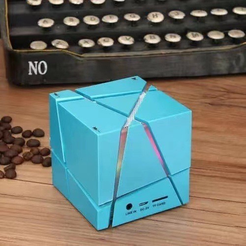 Qone Rubik s Cube Loa Bluetooth Sáng Tạo Nhiều Màu Sắc Ánh Sáng Di Động Loa Siêu Trầm Mini Thẻ Không