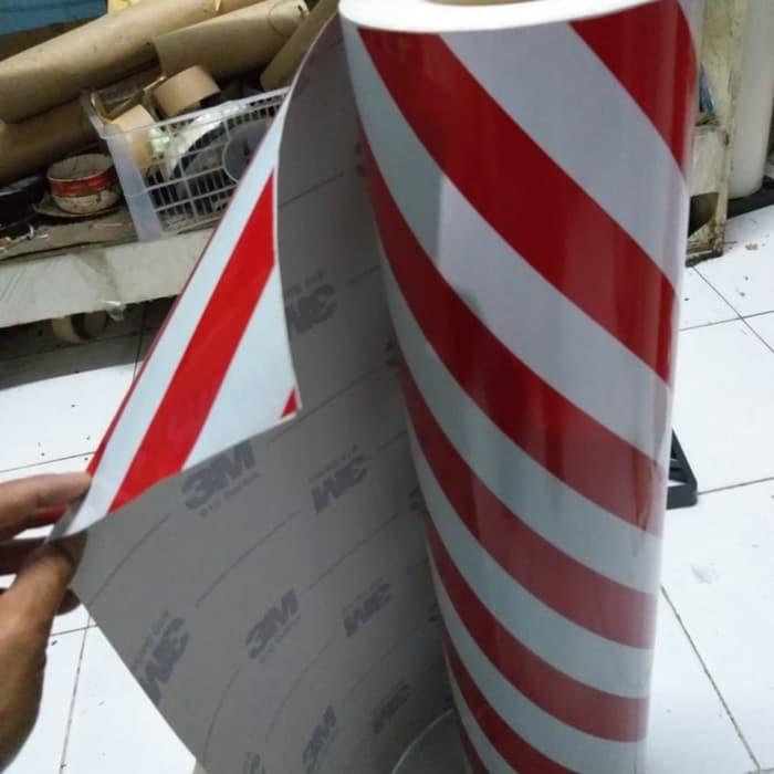 3M SCOTLIGH REFLECTIVE 96 MM X 45 M-STICKER MERAH PUTIH - SWARSA STORE Harga 1,770,000 rupiah*Gratis Ongkir
