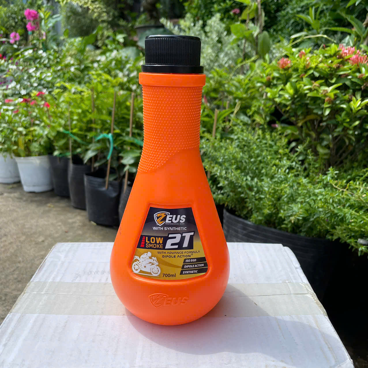 Nhớt 2 Thì Zeus Màu Cam 700ml Cho Xe 2 Thì - Nhập khẩu Indonesia