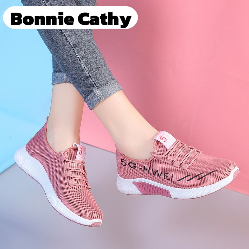 Bonnie CathyBonnie Cathy New old Beijing cloth shoes Korean casual shoes running shoes ladies flying woven sneakers ราคา 140 บาท*ส่งฟรี