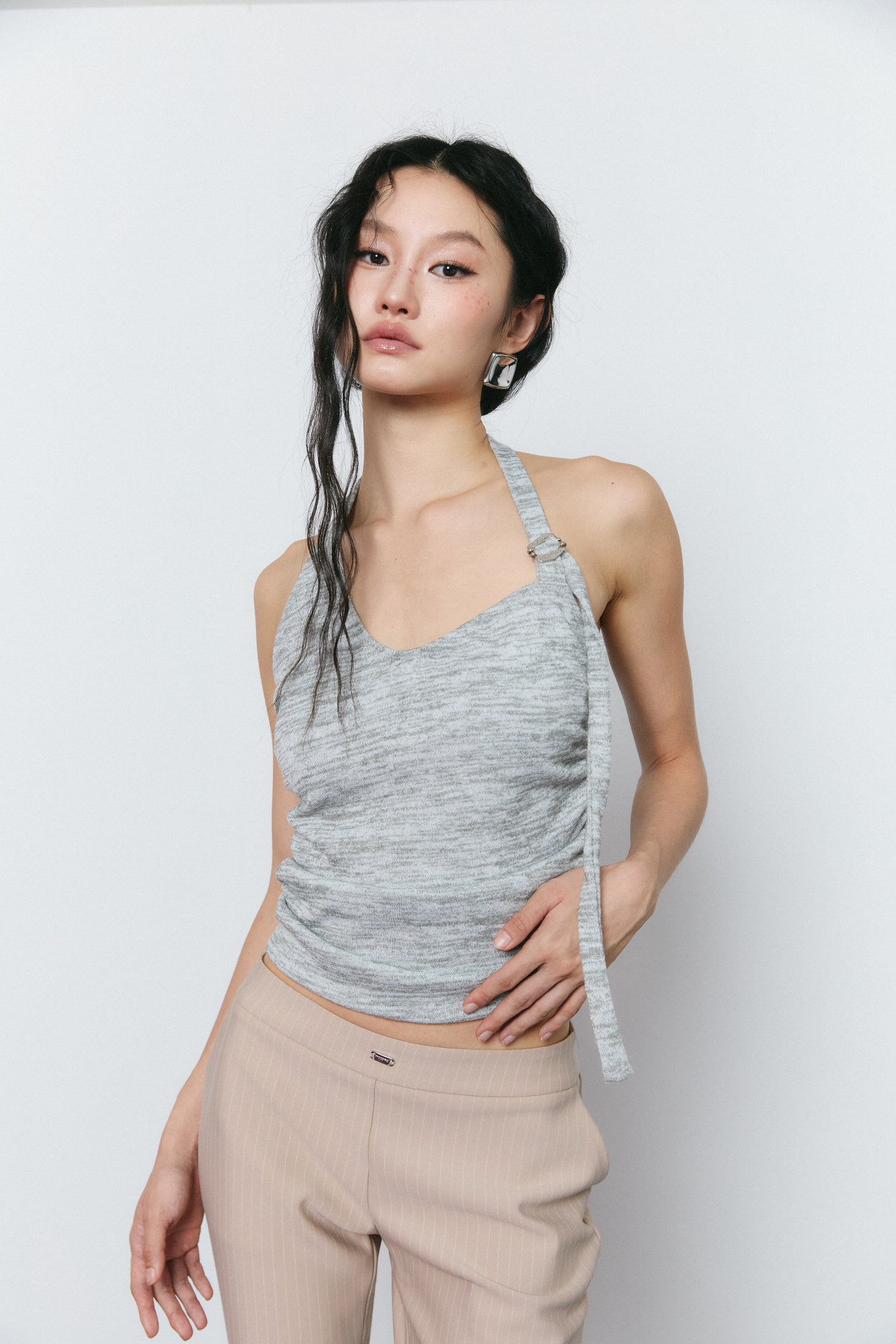 Piccoro - Candy Halter Top เสื้อคล้องคออะไหล่โลโก้ ราคา 1,277 บาท*ส่งฟรี