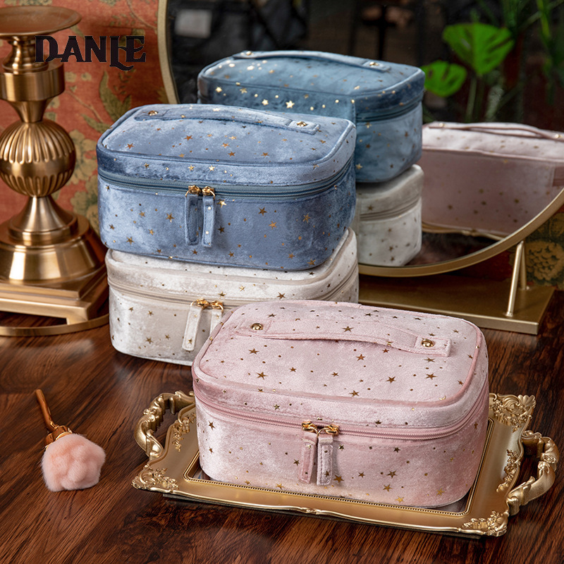 Flannel makeup storage bag tote flannel women's hand bag large capacity Nordic wind ins ราคา 172 บาท*ส่งฟรี