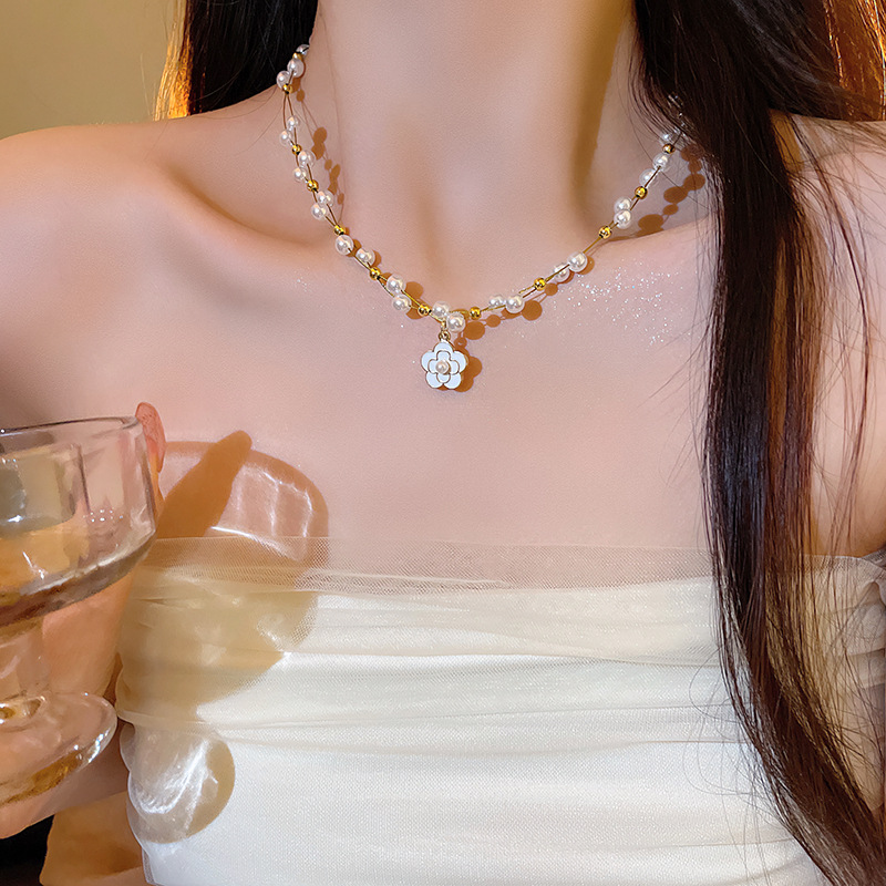 Light luxury French retro versatile temperament camellia necklace holiday jewelry ราคา 298 บาท*ส่งฟรี