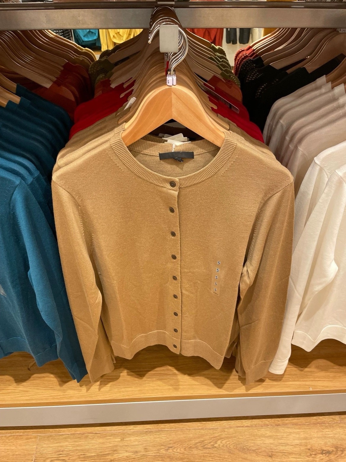 Nhật Bản mới Uniqlo u phụ nữ mùa thu worsted Merino cổ tròn Áo cardigan dệt kim tay áo dài áo khoác 