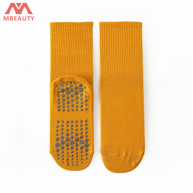 Mbeauty tất yoga chống trượt cho nữ với kẹp silicon, thoáng khí và chống mùi cho thể dục trong nhà và Pilates