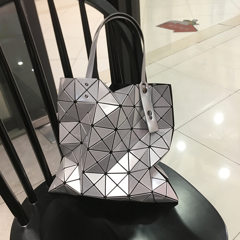 【ready stock】2023Issey Miyake-same style Fashion shoulder bag six female bag rhombic geometric bag T