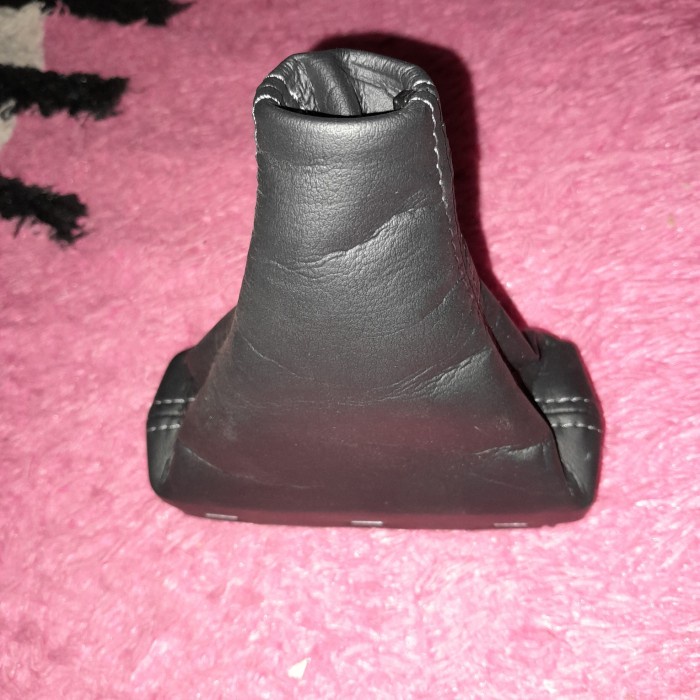 sarung kulit handle peseneleng mitsubishi xpander original matic manual Harga 50,000 rupiah*Gratis Ongkir