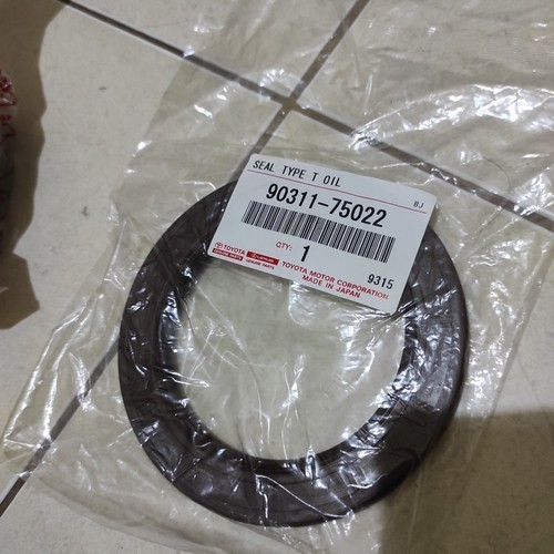 sil crankshaft seal kruk as belakang Toyota Yaris Bakpao 90311-75022 Harga 380,000 rupiah*Gratis Ongkir