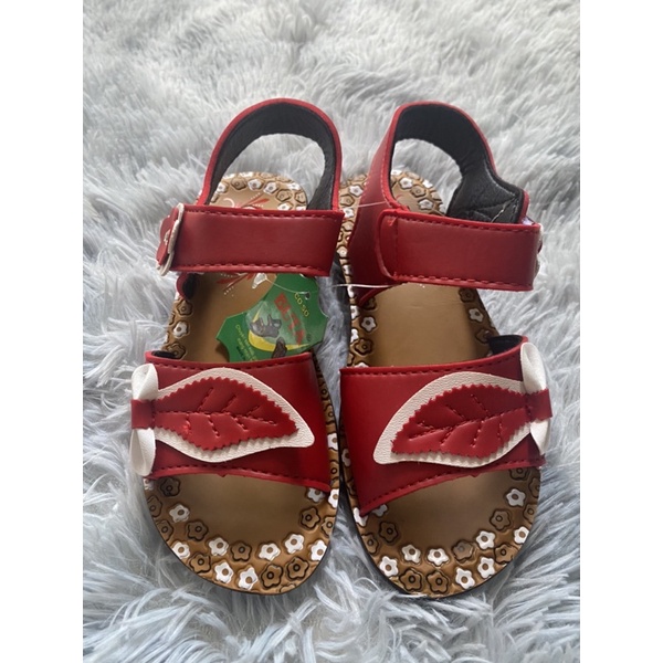 Giày sandal quai hậu học sinh cho các bé gái siêu dễ thương hình chiếc lá