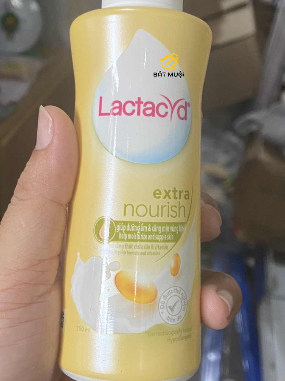 Dung dịch vệ sinh phụ nữ lactacyd extra nourish 150ml