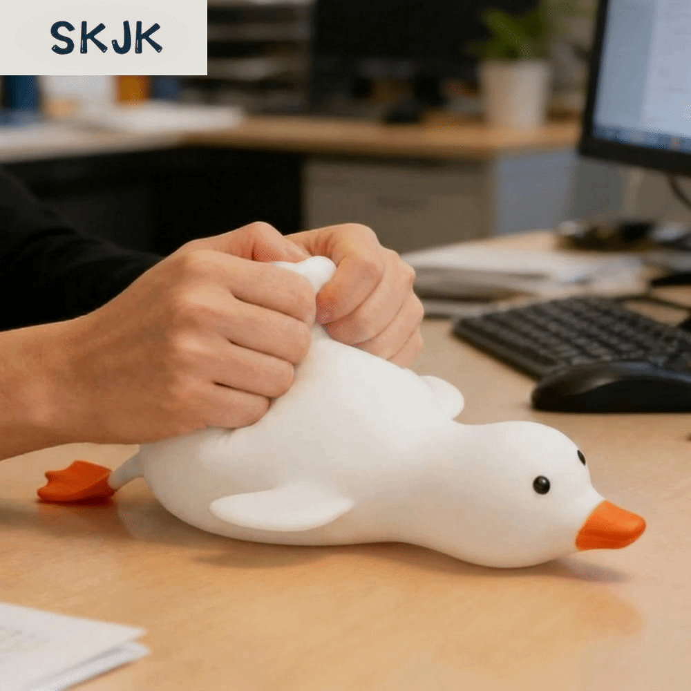 SKJK สกิวชี่ ของเล่นสควิชชี่รูปเป็ด ต้านความเครียด สัตว์น่ารัก ของเล่นบีบแบบคืนตัวช้า สร้างสรรค์ การออกแบบคาวาอิ ดั๊ก พินช์ เล สำหรับเด็กและผู้ใหญ่ ราคา 276 บาท*ส่งฟรี