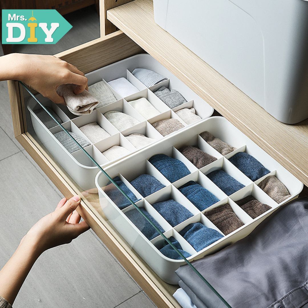 Storage box กล่องใส่ของจัดระเบียบ แบบแบ่งช่อง เหมาะสำหรับเก็บ ถุงเท้า ชุดชั้นใน แยกเก็บของชิ้นเล็กๆ ราคา 69 บาท*ส่งฟรี