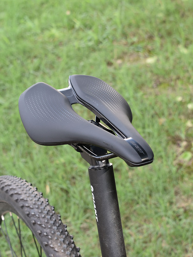 Giant เบาะนั่งจักรยานเสือภูเขาถนนจักรยานเบาะนั่งนั่งสบายอานคาร์บอนด้านล่างกลวงออก ราคา 2,449 บาท*ส่งฟรี