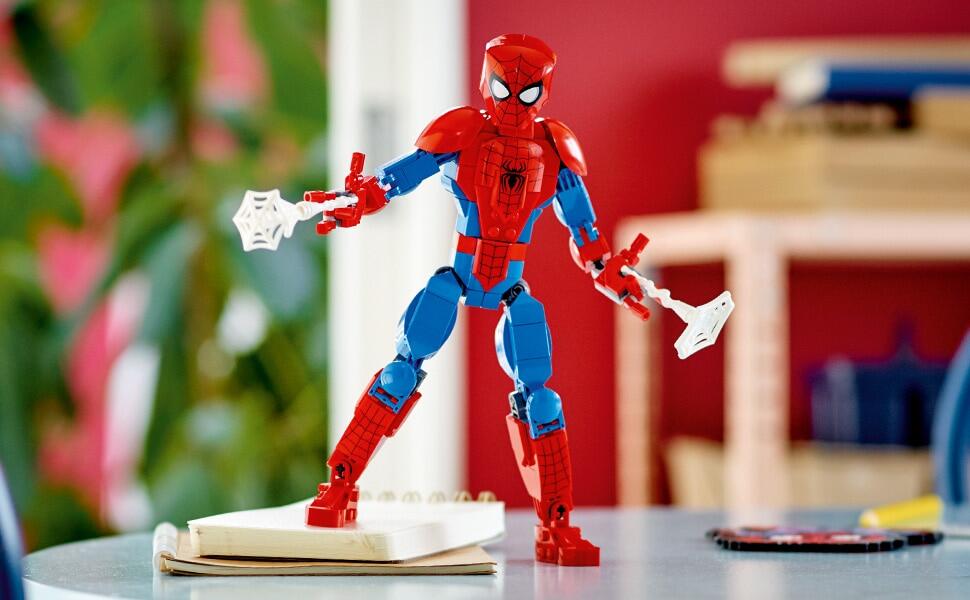 LEGO 76230 Marvel La Figurine de Venom, Jouet Enfants 8 Ans, l'Ennemi de  Spider-Man, Minifigurine à Construire, Cadeau Super-Héros : :  Jouets