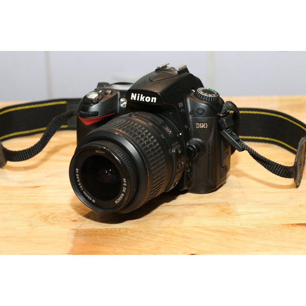 Máy ảnh Nikon D90 lens 18-55 VR