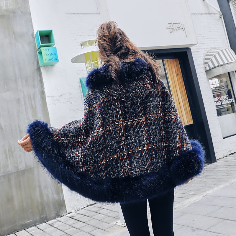 hooded poncho with fur