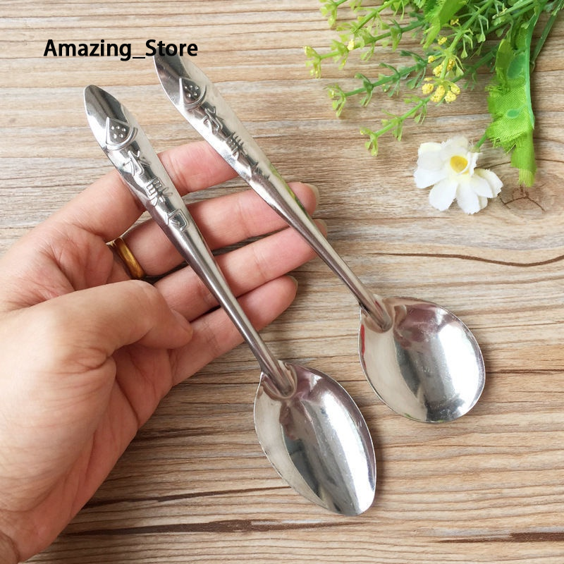 Amazing_Store Stainless steel fruit spoon, cute design, especially retro style - ยี่ห้อ boxien ราคา 32 บาท*ส่งฟรี