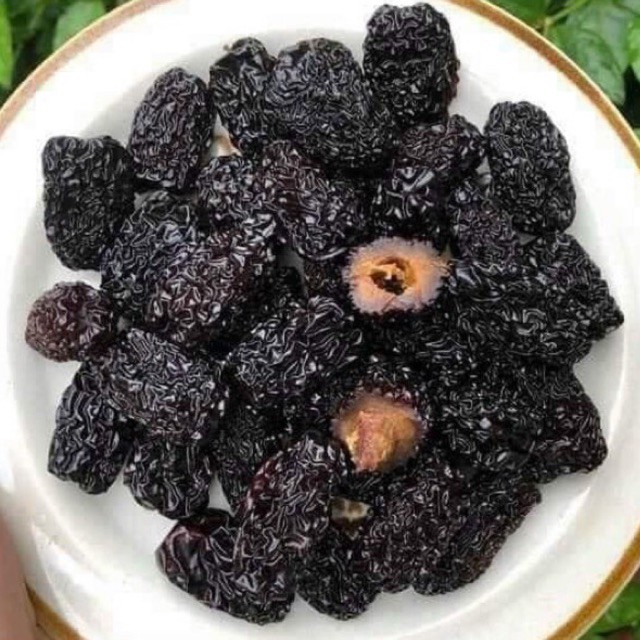 Táo tàu đen loại 1 ngon cùi dày