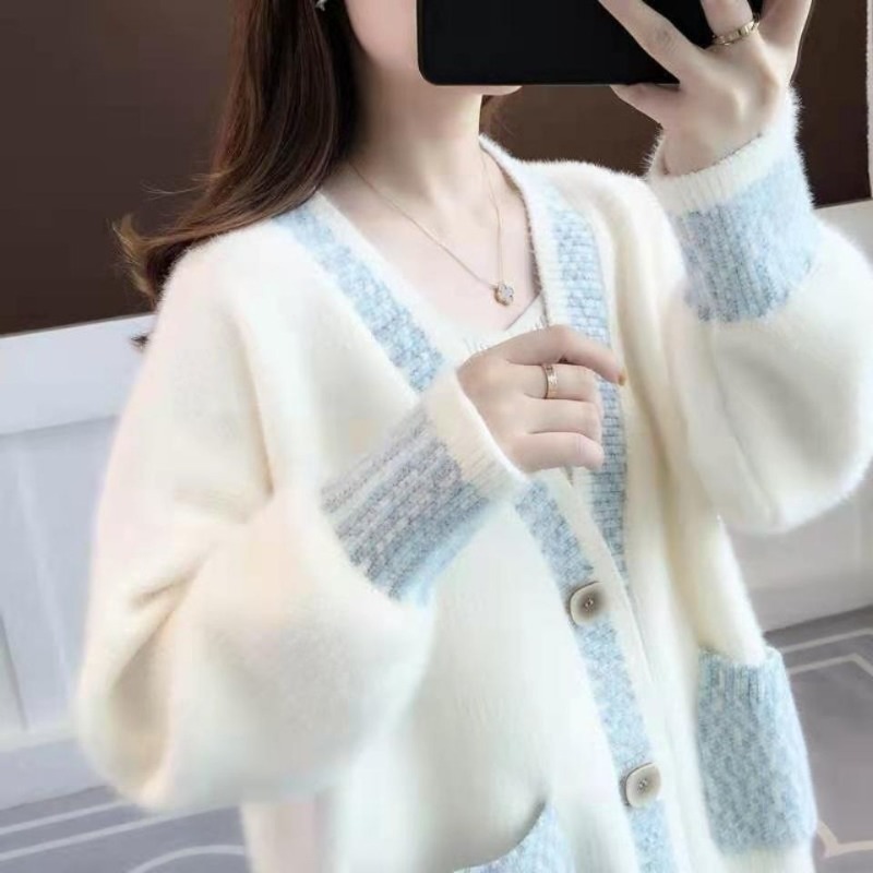 Áo len nữ mới phong cách 2024 mùa thu và mùa đông Cashmere lông chồn Áo len người nổi tiếng trực tuyến áo khoác áo Cardigan dệt kim lỏng lẻo.