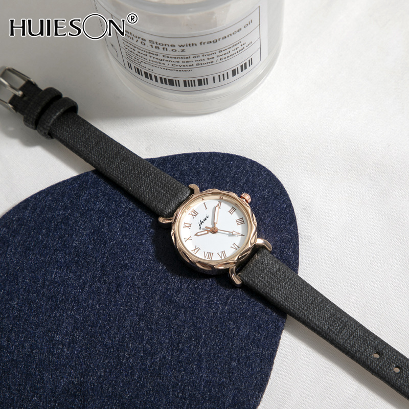 Elegant Women's Quartz Watch with Roman Numerals and Fashionable Design ราคา 60 บาท*ส่งฟรี