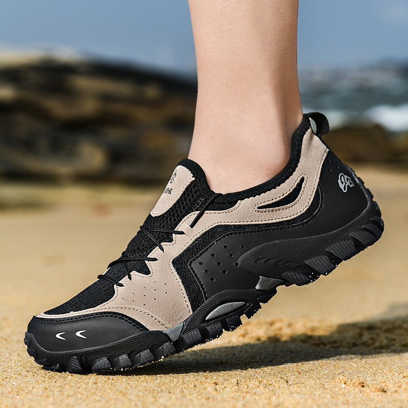 extra wide hiking shoes womens