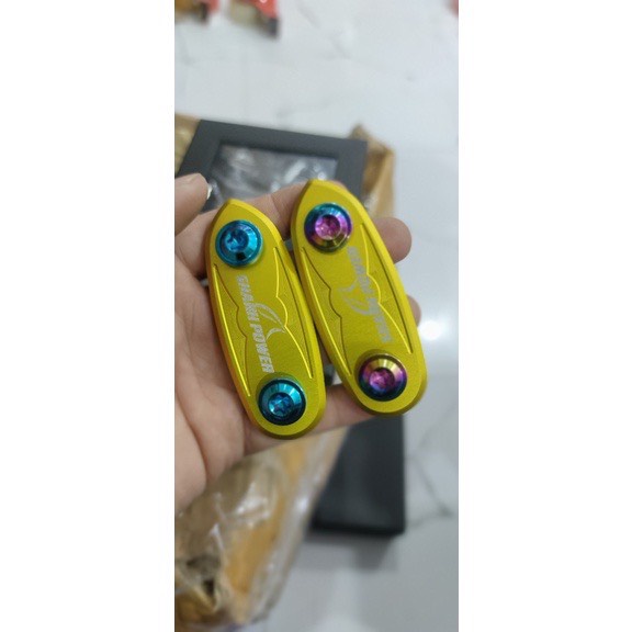 Che chân kính r15v3 , v4 hàng nhôm cnc đẹp