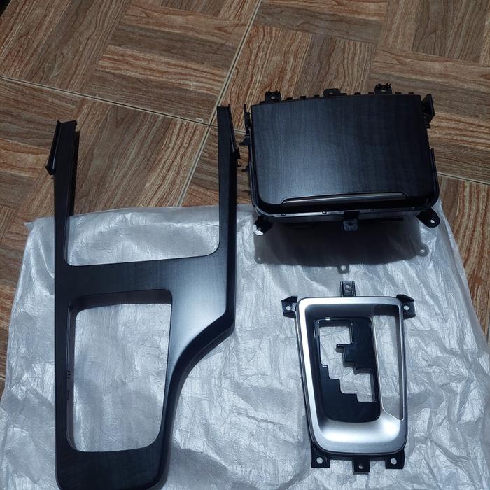 PANEL CONSOLE BOX BLACK WOOD FORTUNER GR SPORT VRZ SRZ TRD SPORTIVO 2016 2023 UP TOYOTA-LULASHOP58 Harga  1,210,000 Ringgit*Penghantaran Percuma