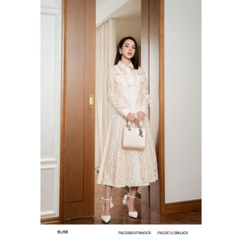 Chân váy ren hoa trắng kem thiết kế Elise FW2207113BKLACR