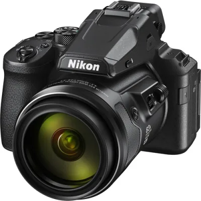 Nikon Coolpix P950 Superzoom Digital Camera (16 MP, 83X Zoom, 3,2" Tilt Screen, Wifi, 4K Video) Free - Nikon Bag + SD32GB + Nikon Cleaning Kit + Nikon Card Reader