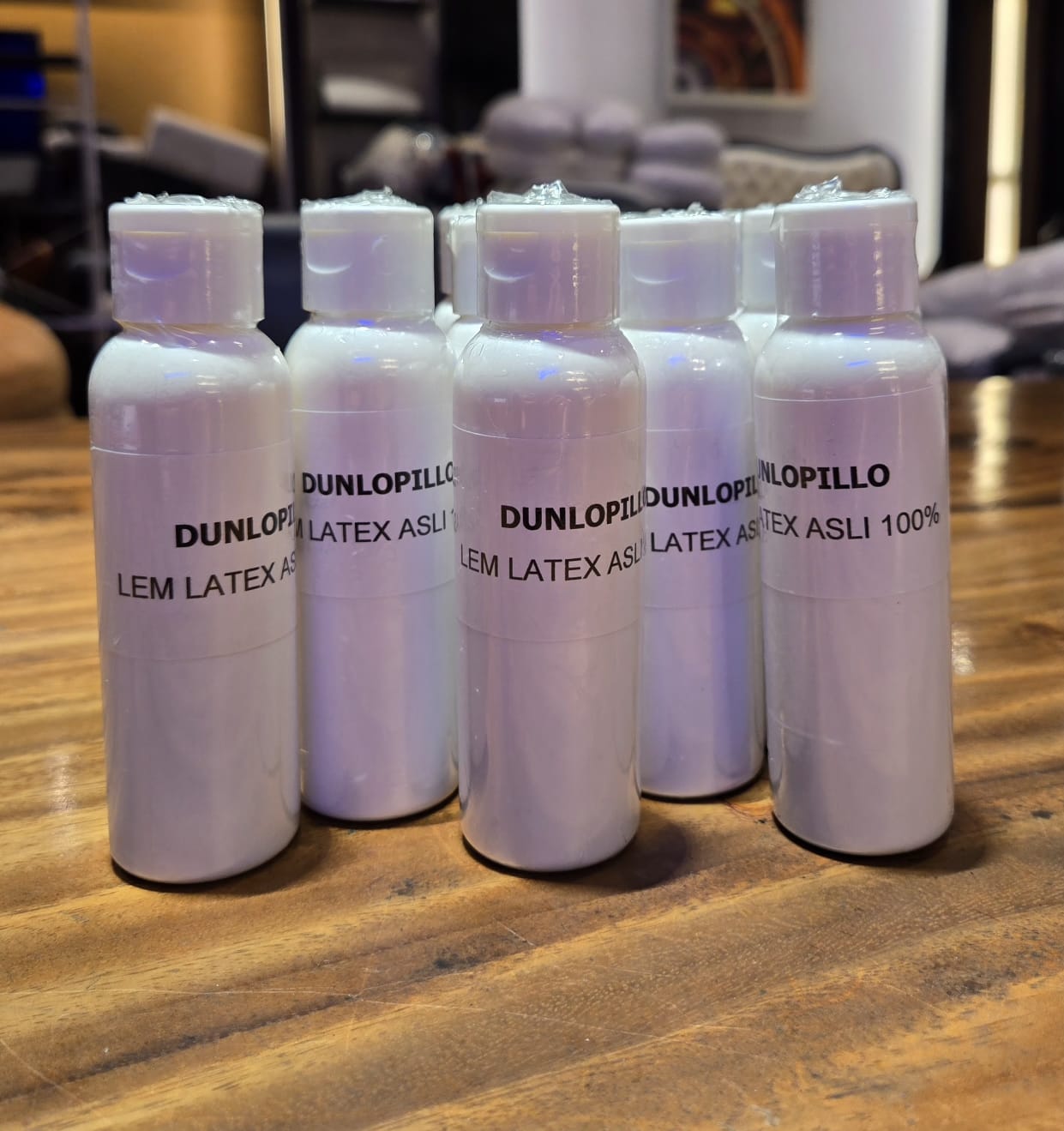 Lem Latex Dunlopillo bisa untuk busa dan jok motor 100 ml Harga 15,000 rupiah*Gratis Ongkir