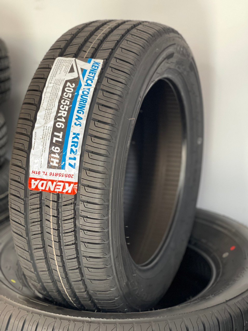 Lốp xe Kenda 205/55R16 KR217