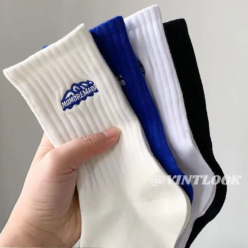 VINTLOOK Snow mountain embroidered mid-tube socks for men and women of the same style ins thick line net red couple socks ราคา 8 บาท*ส่งฟรี