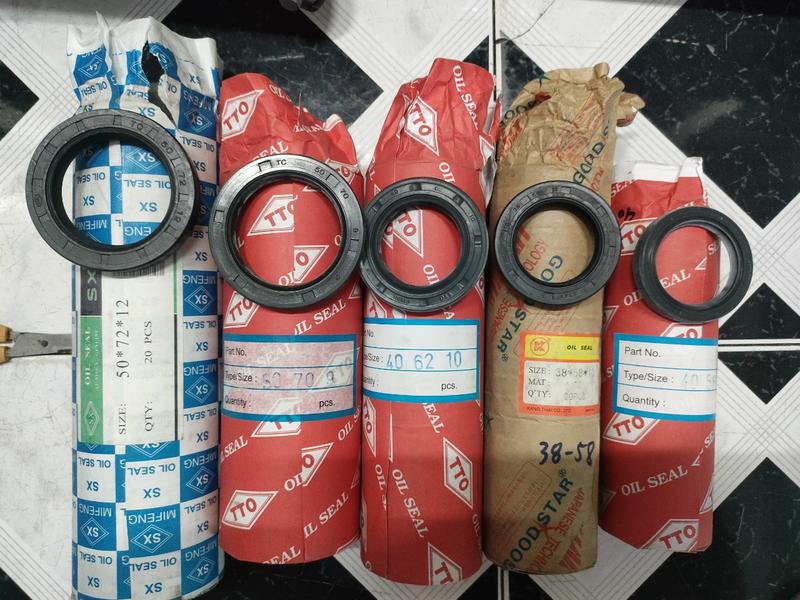 Phết (phốt) cao su đệm lò xo dùng trong máy cơ khí công nghiệp (khách cần số cụ thể vui lòng nhắn tin)