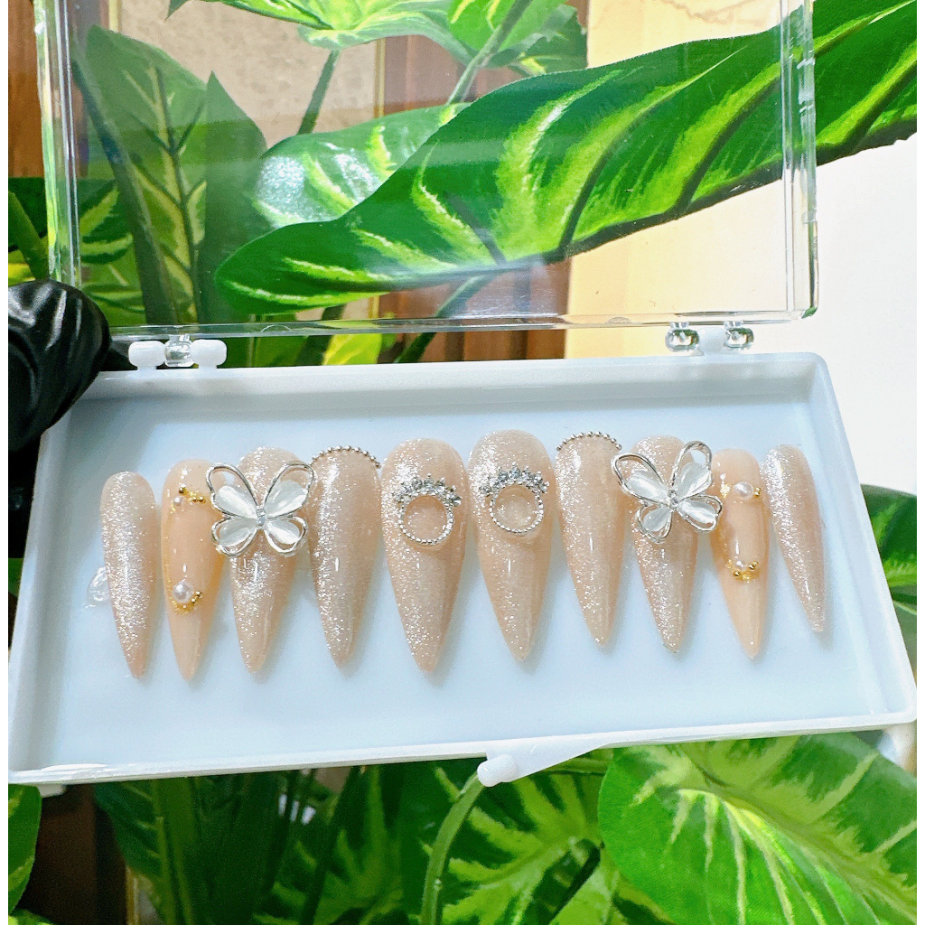 Nails thiết kế bánh bèo mắt mèo kim cương mã 405