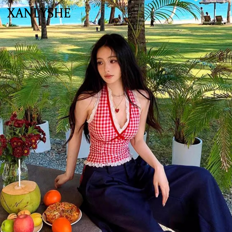 XANLYSHE  เสื้อกั๊กลายสก๊อตสีแดงย้อนยุคผู้หญิงลูกไม้เย็บสายเดี่ยวเซ็กซี่สาวฮอตคอวีเสื้อ - ยี่ห้อ XANLYSHE ราคา 126 บาท*ส่งฟรี