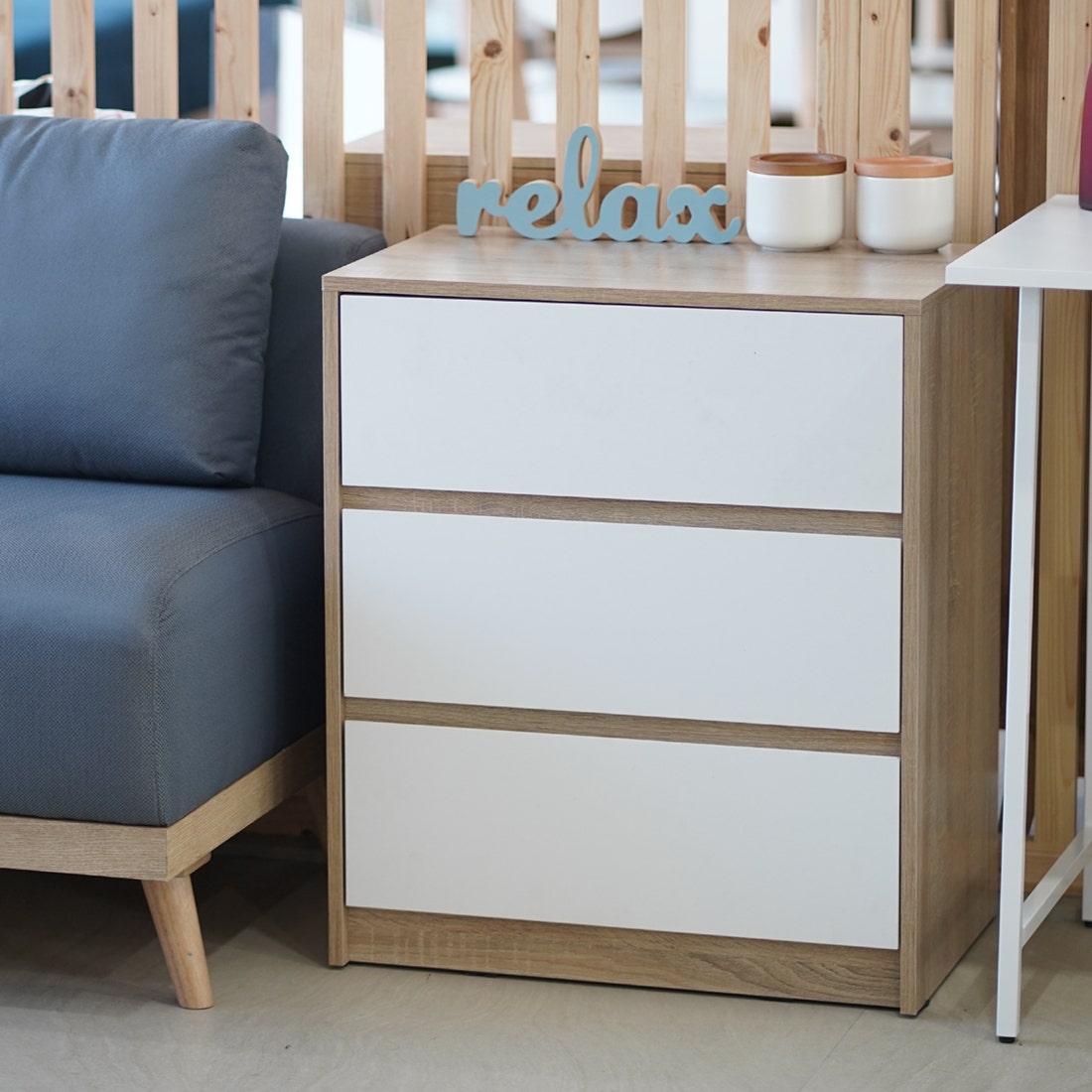 Looms ตู้เตี้ยลิ้นชัก รุ่น Aaron สีไม้อ่อน (60x40x70 ซม.) ราคา 2,330 บาท*ส่งฟรี