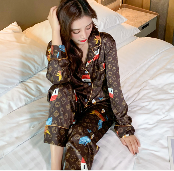 Autumn Women's pajamas set Poker Pattern Sleepwear Brown Color Long-sleeved  Silk Like Nightie Luxury Home Clothes Nightwear Set