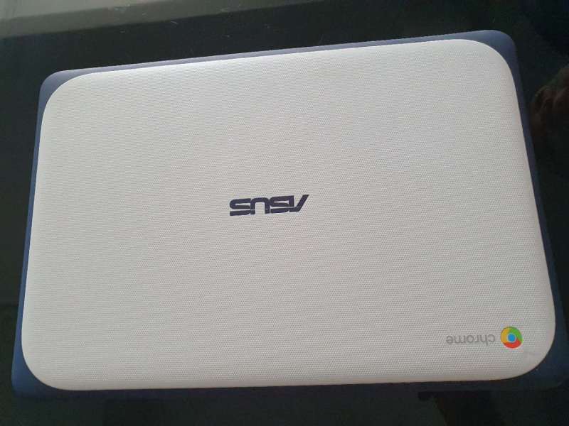 ASUS Chromebook C202XA 11.6 inch Laptop 4gb / 32gb new condition
